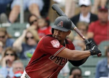 Eduardo Escobar se enfoca en volver al diamante, tras pasar un gran susto