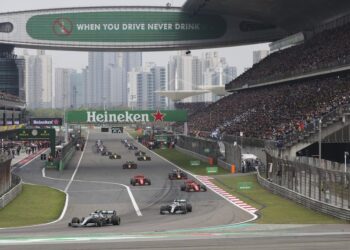 F1 aplaza GP de China por brote de coronavirus