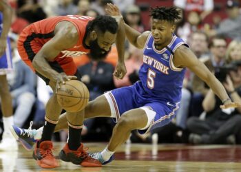 Con 37 puntos de Harden, Rockets vence a Knicks