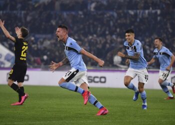 Lazio sube al segundo puesto al vencer al Inter