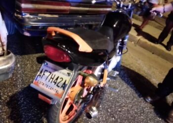 Vuelco de moto dejó dos lesionados en El Tigre (+Fotos)