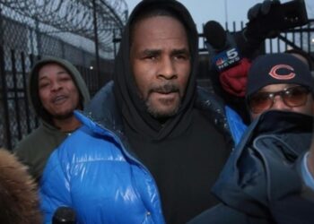Actualizan acusación de abuso sexual contra R. Kelly