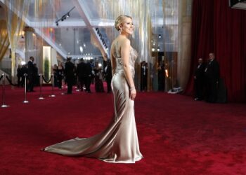 Oscar de la Renta prolonga el brillo de Scarlett Johansson en los Premios de la Academia