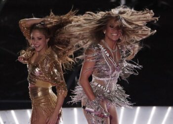 Jennifer López y Shakira logran medio tiempo alegre y exhuberante  (+Fotos)