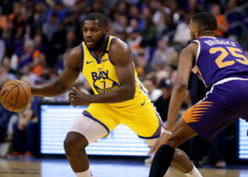 Warriors cortan su mala racha y derrotan a los Suns 115-99