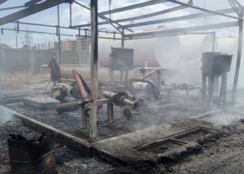 Bomberos sofocaron incendio en una subestación eléctrica abandonada