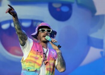 J Balvin busca reinventarse con “Colores”, su nuevo álbum