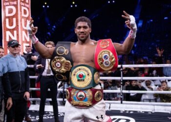 Joshua defenderá sus títulos ante búlgaro Pulev en Londres