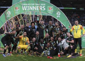 Manchester City hilvana tercer título de Copa de la Liga inglesa
