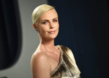 Charlize Theron lanza iniciativa contra la violencia de género