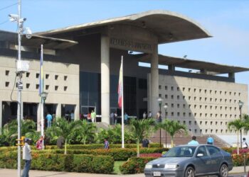 Detuvieron a hombre cuando intentaba incendiar una bomba de gasolina