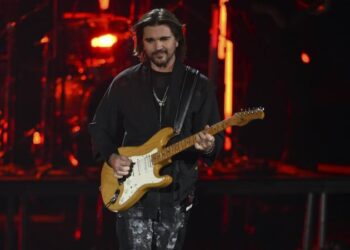 Juanes presentó un show lleno de amor con Filarmónica de Bogotá