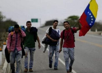 La pandemia de COVID-19 precipita el retorno de migrantes venezolanos