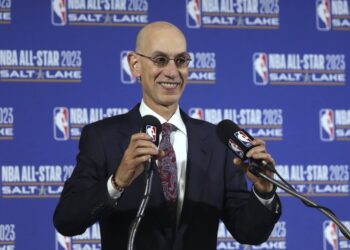 NBA mantiene conversaciones con Disney para reanudar la temporada en julio