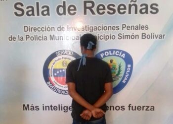 Detienen a hombre por resistencia a la autoridad