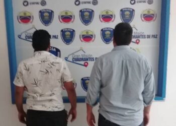 Arrestaron a padre e hijo con una camioneta solicitada por robo