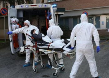 Recuento de muertes por coronavirus en Italia supera los 30 mil