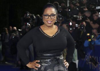 Winfrey y Pitt formarán parte de los Grammy para trabajadores esenciales