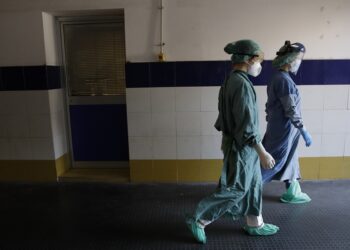 Documental muestra pesadilla en sala de urgencias en Italia