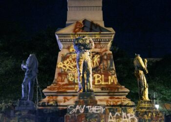 Figuras históricas son acusadas de racismo