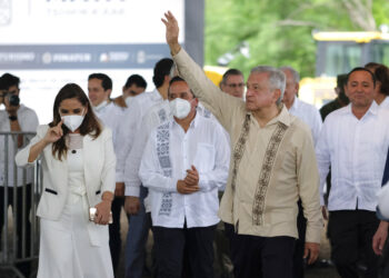 López Obrador no se hará test de COVID-19 pese a casos en su equipo