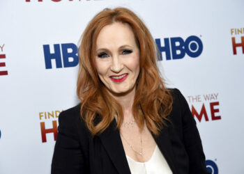Tuits de JK Rowling sobre personas transgénero desatan ira