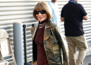 Anna Wintour se disculpa por “errores” raciales