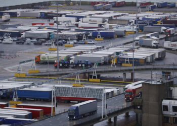 Londres cambia opinión sobre controles fronterizos por virus