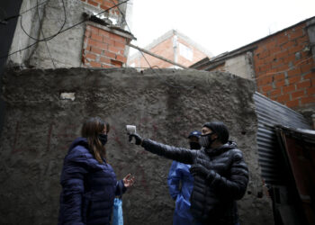 Vuelve aislamiento en Argentina por nuevos contagios
