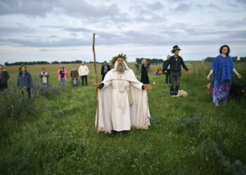 Coronavirus empaña celebraciones del solsticio en Stonehenge