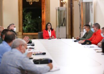 Venezuela vuelve a reportar más de 300 casos de COVID-19 en una jornada