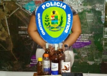 Atraparon a una mujer por vender licores durante la cuarentena