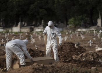 Gobierno de Brasil retiró el registro de número de muertos por coronavirus