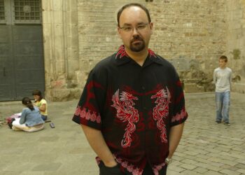 Muere aclamado autor español Carlos Ruiz Zafón a los 55 años