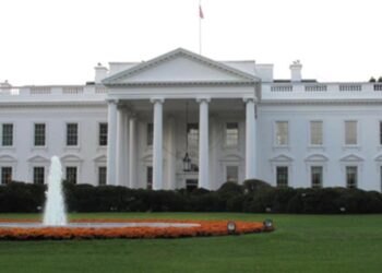 Casa Blanca analiza viajes de México como fuente de COVID-19