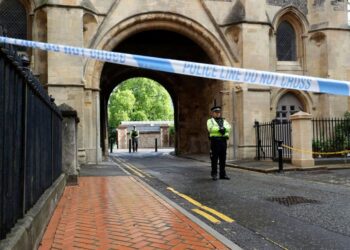 Gran Bretaña ve como terrorismo un ataque con tres muertos