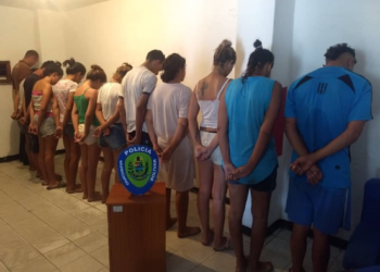 Arrestaron a 12 personas por agredir a policías en Barcelona