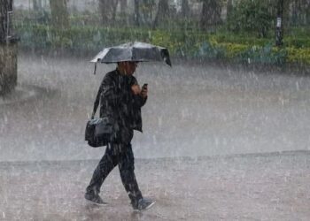 Precipitaciones con descargas eléctricas continúan este jueves en varias zonas del país
