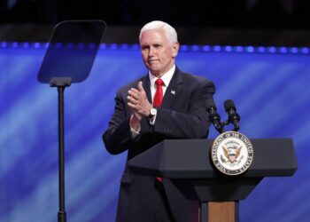 Pence dice que difiere del mensaje del Black Lives Matter