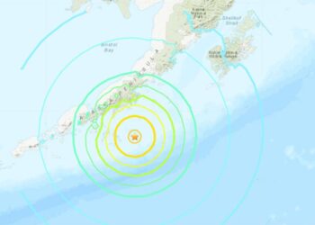 Un potente sismo de 7,8 remece islas de Alaska