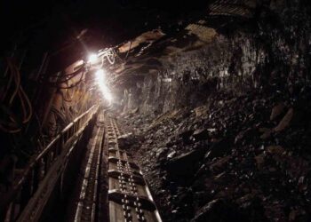 Un muerto y seis desaparecidos en colapso de mina de carbón al norte de México