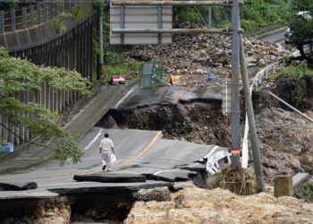 El número de muertos por las inundaciones en Japón aumenta a 50, faltan docenas