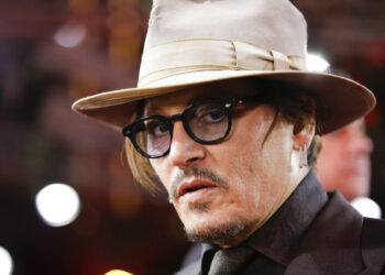 Juez dice que exesposa de Depp puede atestiguar en la corte