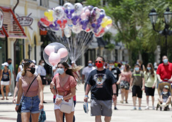 Parques de Disney World se preparan para reabrir en Florida