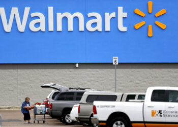 Walmart requerirá uso de máscaras en sus tiendas en EEUU