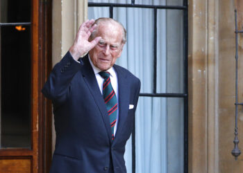 Príncipe Felipe, de 99 años, hace rara aparición pública