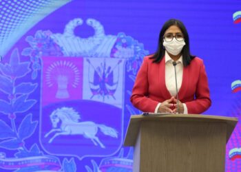 Gobierno de Maduro reporta 100 muertos por coronavirus