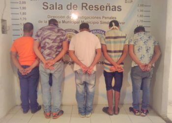 Detuvieron a cinco hombres por vender “puestos” en gasolineras