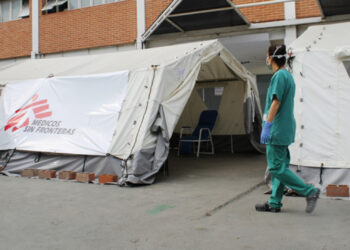 Médicos sin Fronteras atienden a pacientes con Covid-19 en hospital de Petare