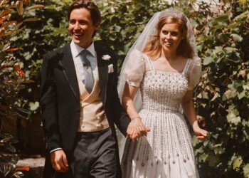 La princesa Beatriz usó un vestido de la reina para su boda